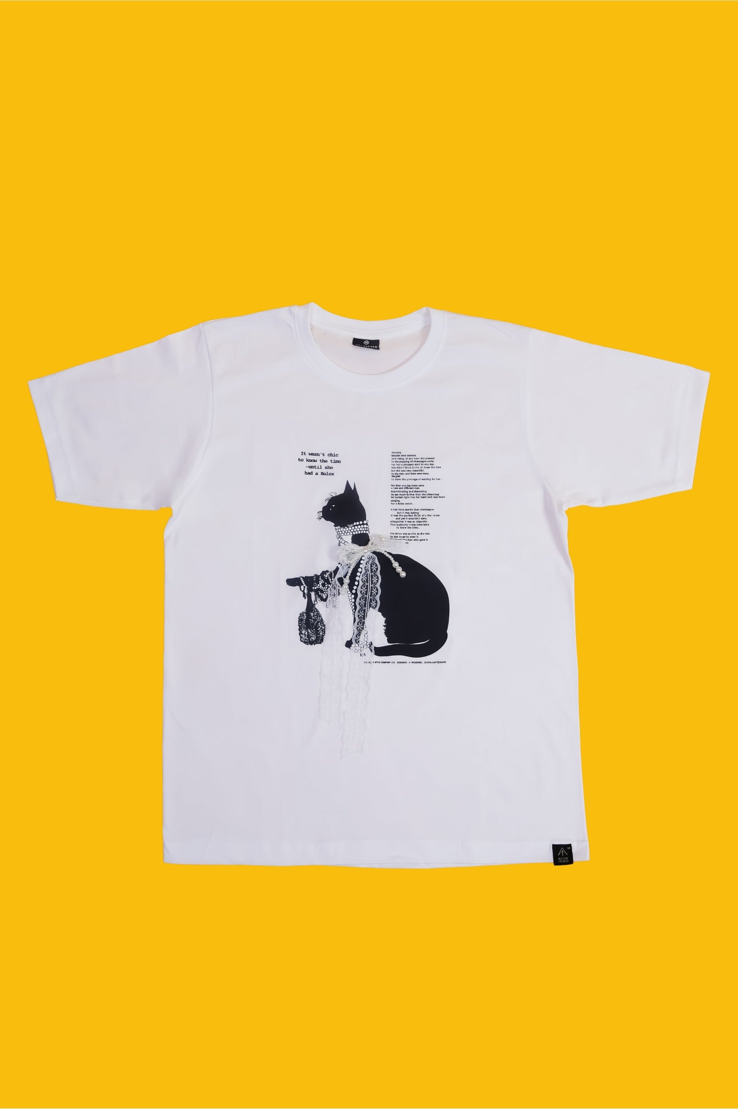 Elegant Cat Graphic T-Shirt