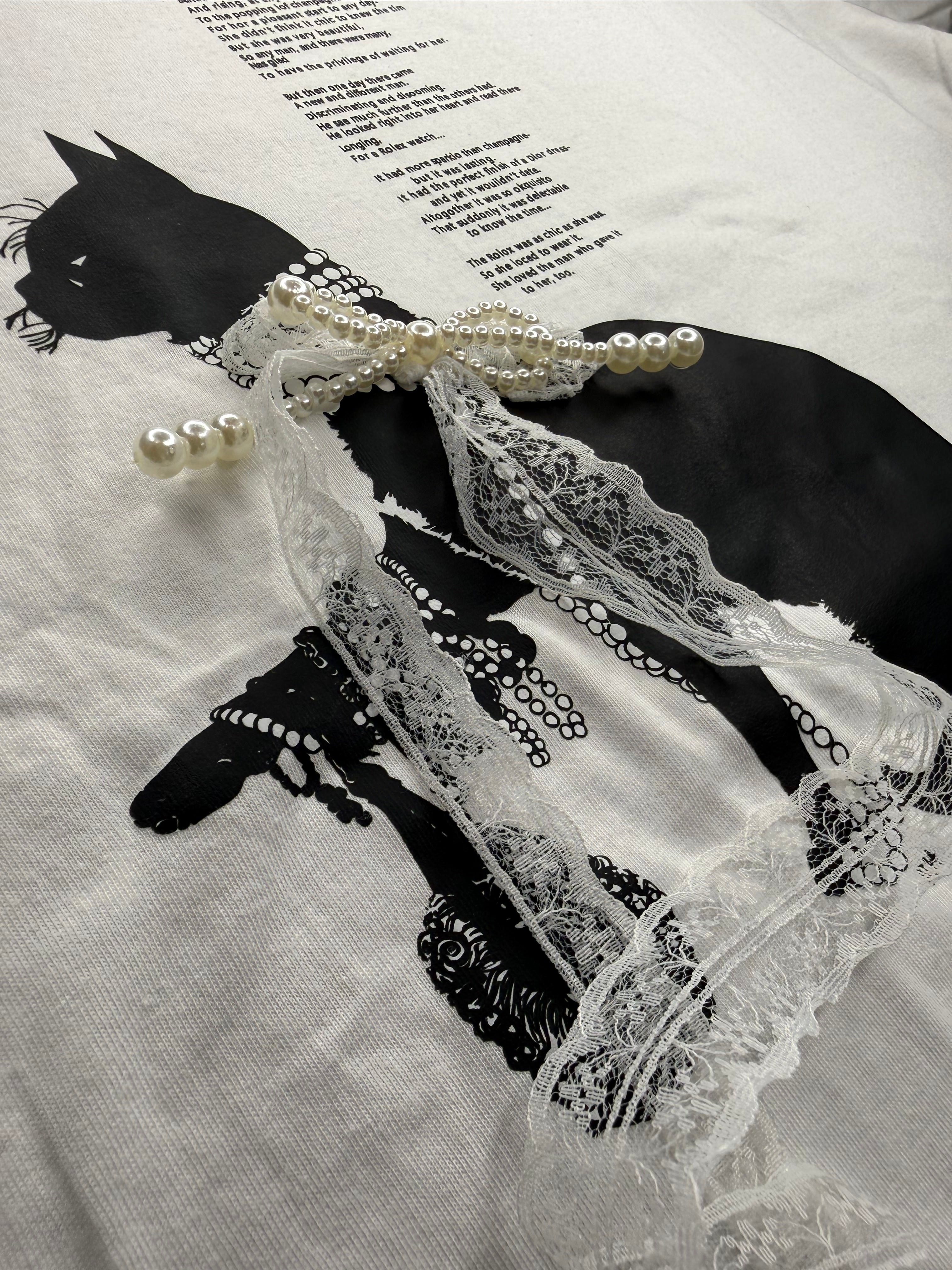 Elegant Cat Graphic T-Shirt