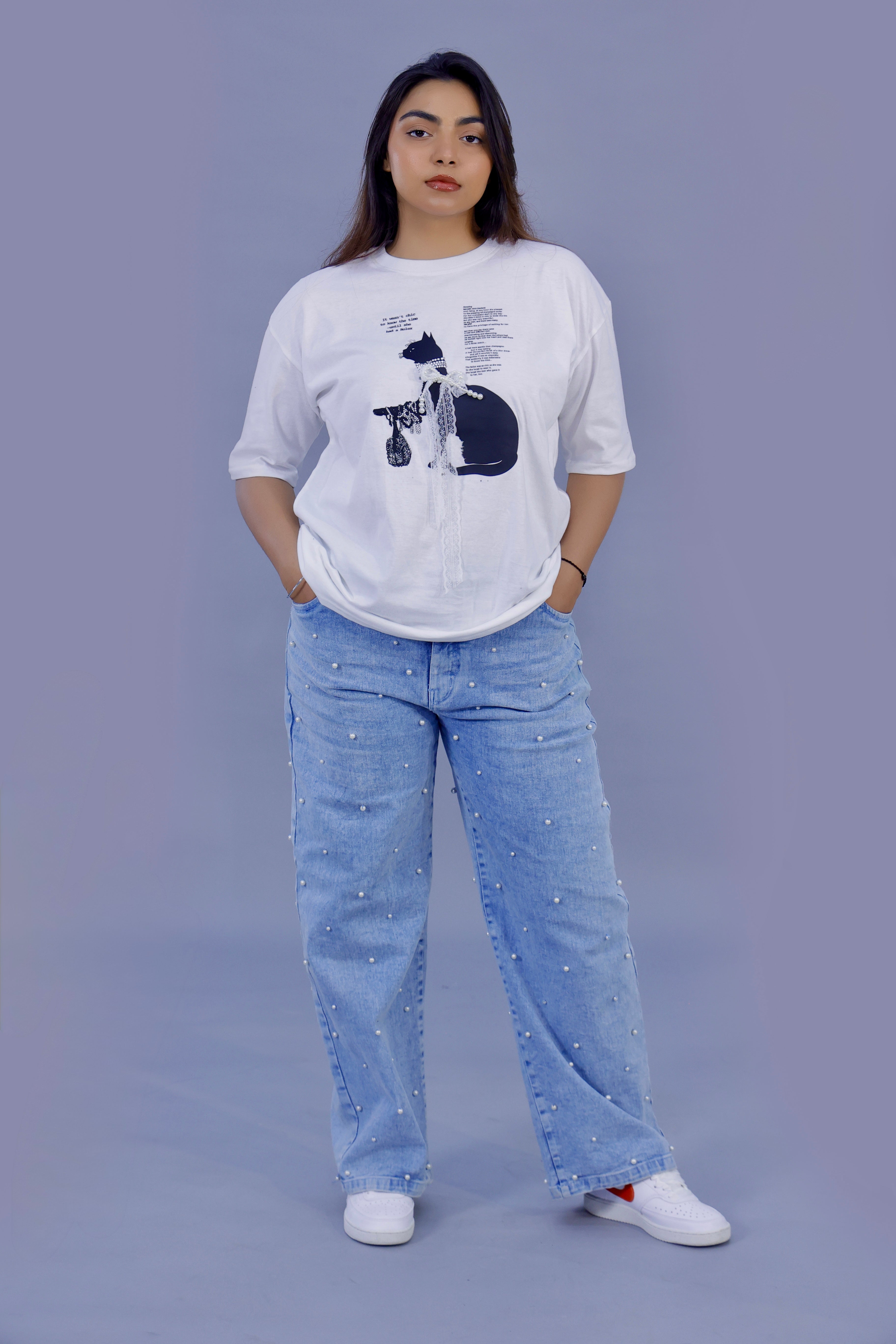 Elegant Cat Graphic T-Shirt