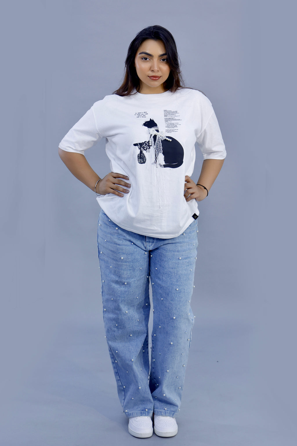Elegant Cat Graphic T-Shirt