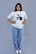 Elegant Cat Graphic T-Shirt