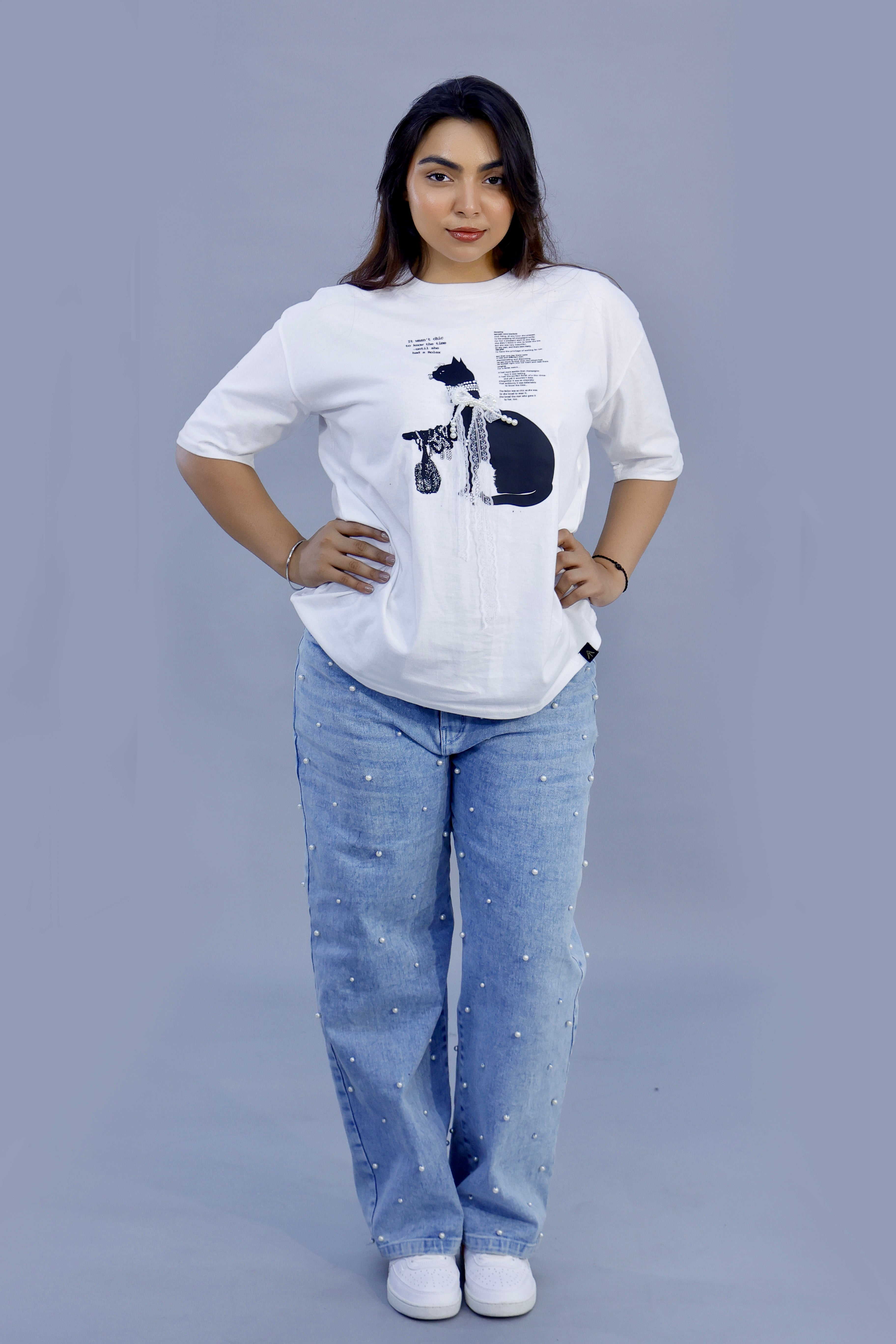 Elegant Cat Graphic T-Shirt